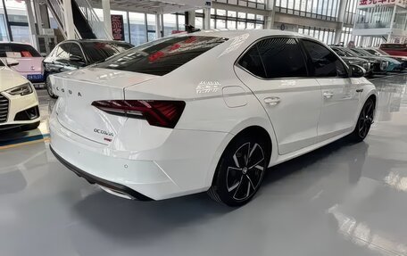 Skoda Octavia IV, 2022 год, 2 200 000 рублей, 2 фотография