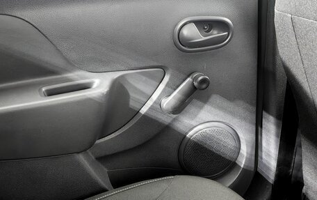 Renault Sandero II рестайлинг, 2019 год, 1 245 000 рублей, 14 фотография