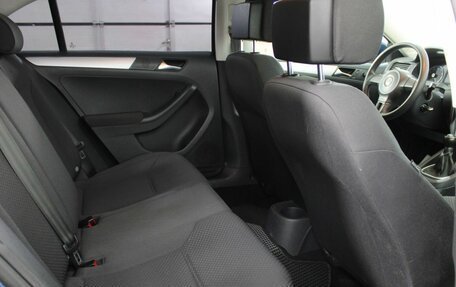 Volkswagen Jetta VI, 2011 год, 1 099 000 рублей, 12 фотография