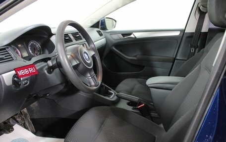 Volkswagen Jetta VI, 2011 год, 1 099 000 рублей, 10 фотография