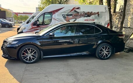 Toyota Camry, 2021 год, 2 550 000 рублей, 2 фотография