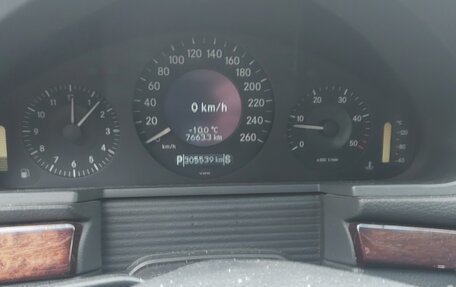 Mercedes-Benz E-Класс, 2003 год, 550 000 рублей, 4 фотография