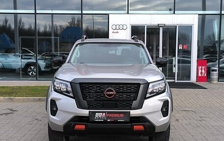 Nissan Navara (Frontier), 2024 год, 4 800 000 рублей, 2 фотография