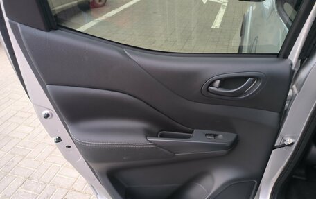 Nissan Navara (Frontier), 2024 год, 4 800 000 рублей, 23 фотография