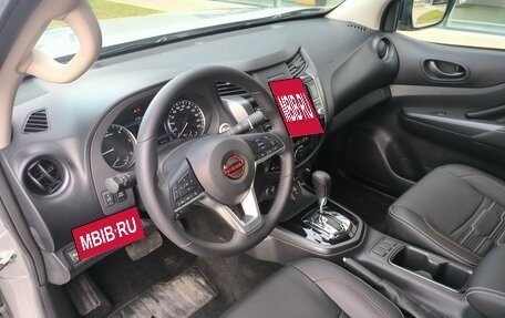 Nissan Navara (Frontier), 2024 год, 4 800 000 рублей, 40 фотография