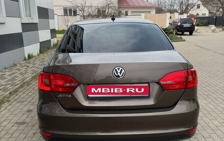 Volkswagen Jetta VI, 2012 год, 1 120 000 рублей, 3 фотография