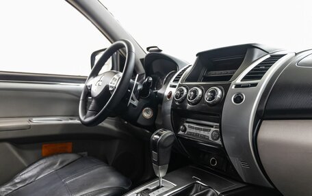 Mitsubishi Pajero Sport II рестайлинг, 2012 год, 1 598 000 рублей, 32 фотография