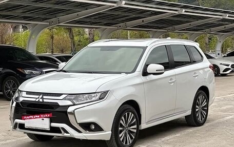 Mitsubishi Outlander III рестайлинг 3, 2021 год, 2 190 032 рублей, 3 фотография