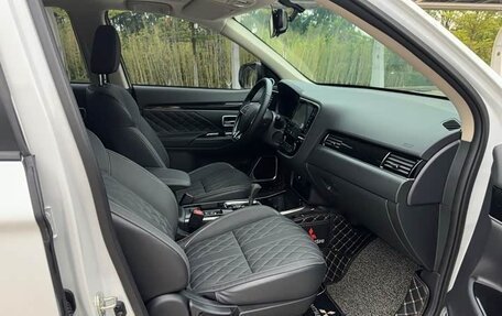 Mitsubishi Outlander III рестайлинг 3, 2021 год, 2 190 032 рублей, 10 фотография