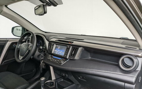 Toyota RAV4, 2016 год, 2 350 000 рублей, 2 фотография