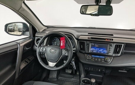 Toyota RAV4, 2016 год, 2 350 000 рублей, 14 фотография