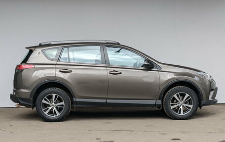 Toyota RAV4, 2016 год, 2 350 000 рублей, 30 фотография