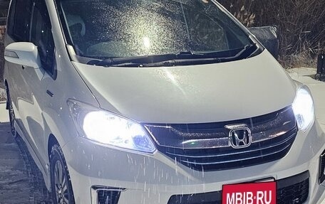 Honda Freed I, 2014 год, 1 050 000 рублей, 2 фотография