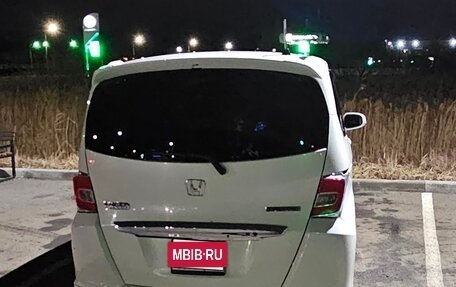 Honda Freed I, 2014 год, 1 050 000 рублей, 5 фотография