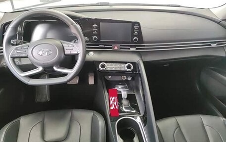 Hyundai Elantra, 2022 год, 1 720 000 рублей, 7 фотография