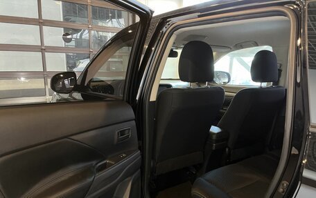 Mitsubishi Outlander III рестайлинг 3, 2017 год, 1 899 000 рублей, 21 фотография