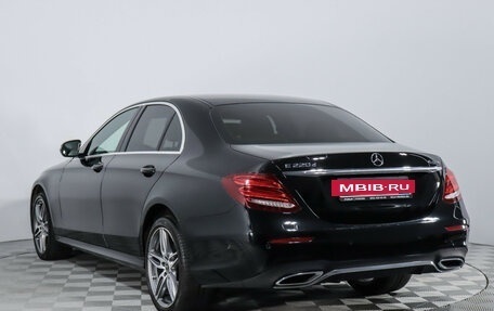 Mercedes-Benz E-Класс, 2019 год, 2 599 585 рублей, 6 фотография