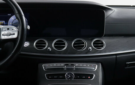 Mercedes-Benz E-Класс, 2019 год, 2 599 585 рублей, 13 фотография