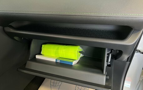 Toyota RAV4, 2025 год, 4 200 000 рублей, 23 фотография