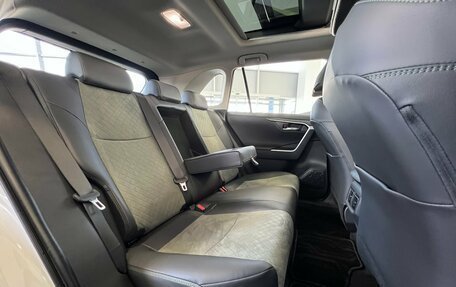 Toyota RAV4, 2025 год, 4 200 000 рублей, 27 фотография