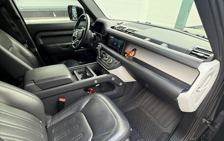 Land Rover Defender II, 2021 год, 8 990 000 рублей, 13 фотография