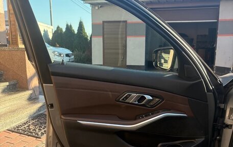 BMW 3 серия, 2023 год, 3 690 000 рублей, 13 фотография