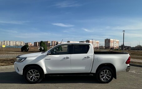 Toyota Hilux VIII, 2017 год, 3 350 000 рублей, 2 фотография