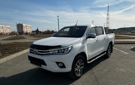 Toyota Hilux VIII, 2017 год, 3 350 000 рублей, 3 фотография