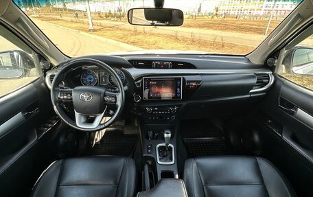 Toyota Hilux VIII, 2017 год, 3 350 000 рублей, 9 фотография