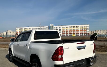 Toyota Hilux VIII, 2017 год, 3 350 000 рублей, 8 фотография