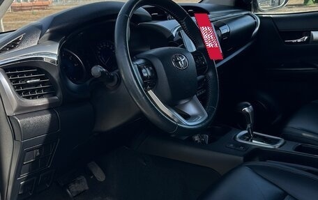 Toyota Hilux VIII, 2017 год, 3 350 000 рублей, 10 фотография