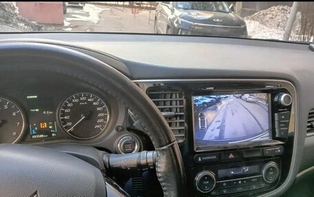 Mitsubishi Outlander III рестайлинг 3, 2015 год, 2 280 000 рублей, 6 фотография