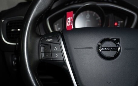 Volvo V40 II рестайлинг, 2019 год, 2 400 000 рублей, 15 фотография