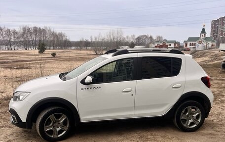 Renault Sandero II рестайлинг, 2020 год, 1 405 000 рублей, 3 фотография