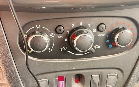 Renault Sandero II рестайлинг, 2020 год, 1 405 000 рублей, 9 фотография