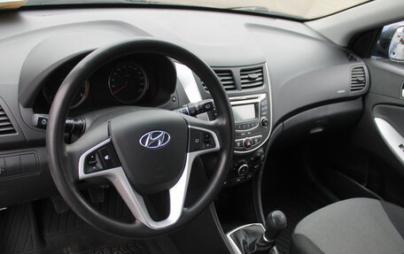 Hyundai Solaris II рестайлинг, 2012 год, 665 000 рублей, 10 фотография