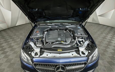 Mercedes-Benz E-Класс, 2019 год, 3 050 000 рублей, 11 фотография