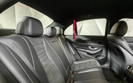 Mercedes-Benz E-Класс, 2019 год, 3 050 000 рублей, 16 фотография