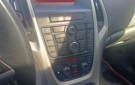 Opel Astra J, 2011 год, 700 000 рублей, 4 фотография