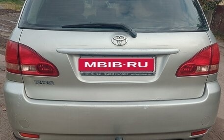 Toyota Avensis Verso I рестайлинг, 2003 год, 620 000 рублей, 3 фотография