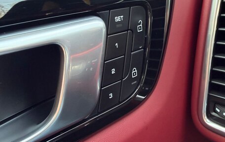 Porsche Cayenne III, 2022 год, 12 000 000 рублей, 16 фотография