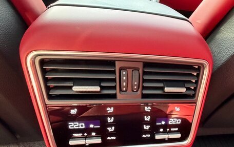 Porsche Cayenne III, 2022 год, 12 000 000 рублей, 26 фотография