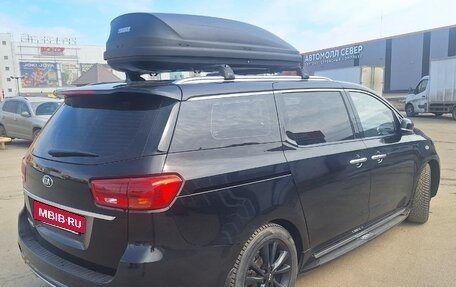 KIA Carnival III, 2018 год, 3 050 000 рублей, 4 фотография