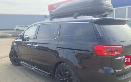 KIA Carnival III, 2018 год, 3 050 000 рублей, 6 фотография