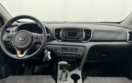 KIA Sportage IV рестайлинг, 2018 год, 2 399 000 рублей, 13 фотография