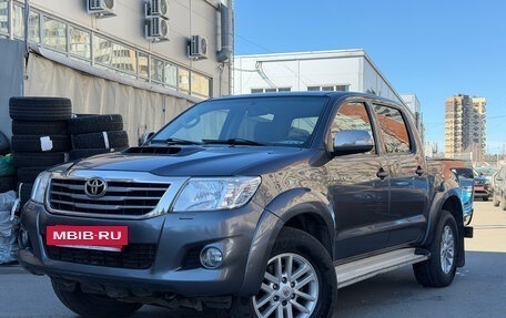 Toyota Hilux VII, 2012 год, 2 499 000 рублей, 2 фотография