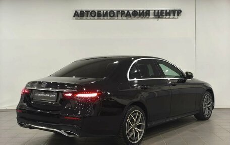 Mercedes-Benz E-Класс, 2021 год, 3 790 000 рублей, 4 фотография