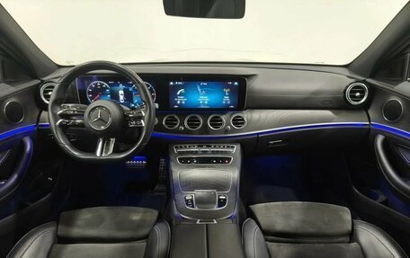 Mercedes-Benz E-Класс, 2021 год, 3 790 000 рублей, 10 фотография