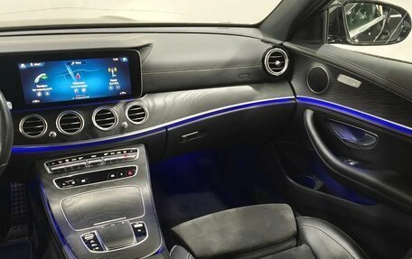 Mercedes-Benz E-Класс, 2021 год, 3 790 000 рублей, 15 фотография