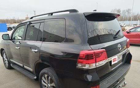 Toyota Land Cruiser 200, 2016 год, 5 056 000 рублей, 4 фотография